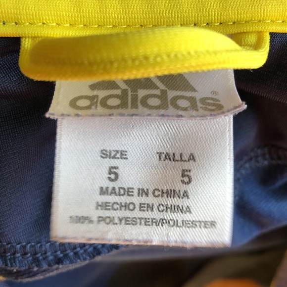 Boys Adidas jacket, size 5 - Picture 3 of 4